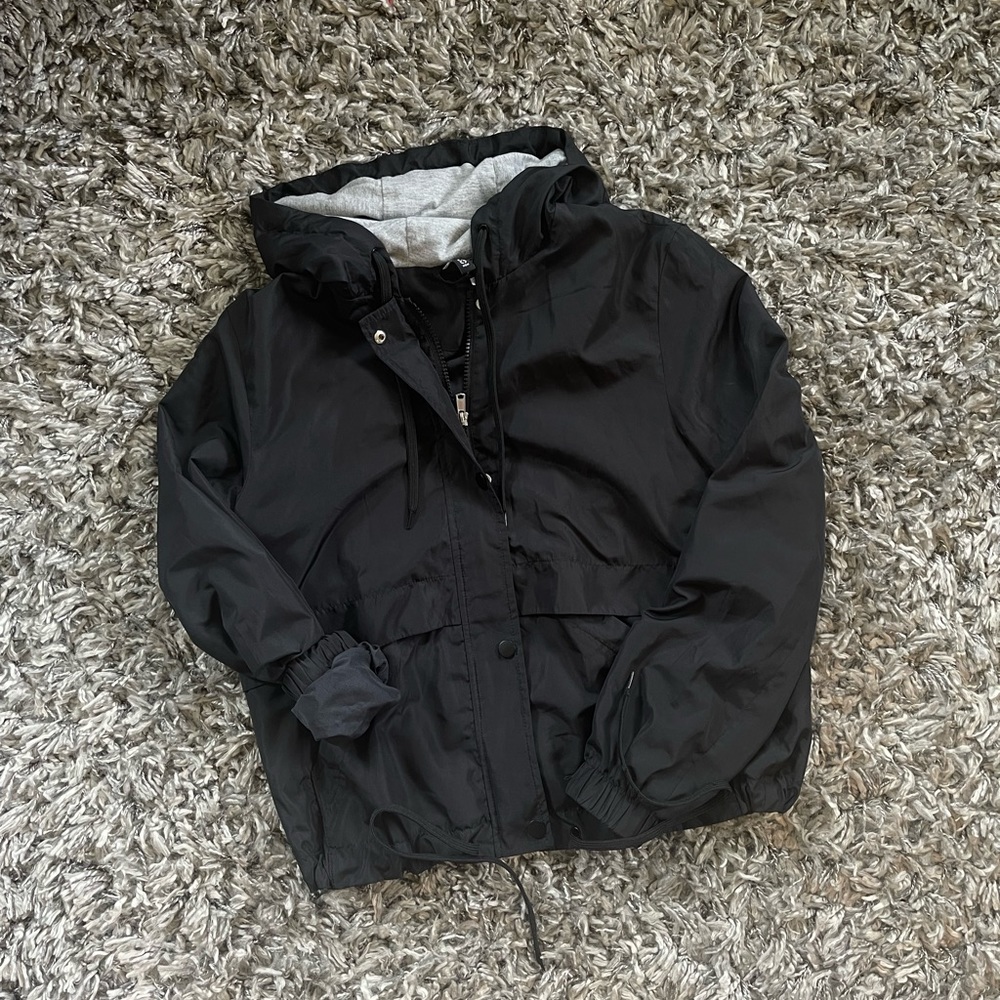 black windbreaker ♡彡